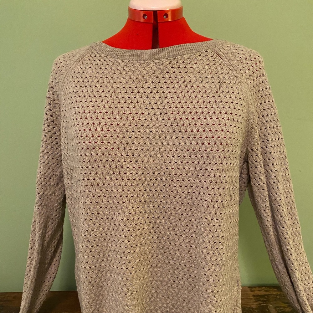 American Eagle sweater